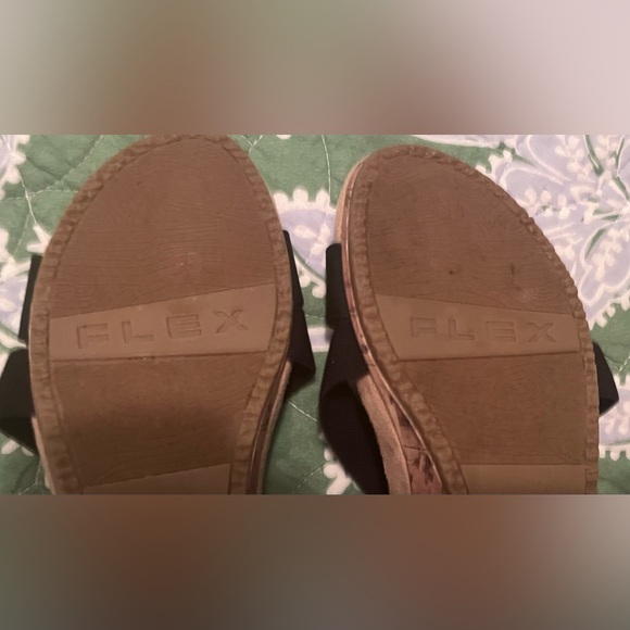 Black sandals, size 9.5 Life Stride Soft System. Wedge heel. - Picture 6 of 6